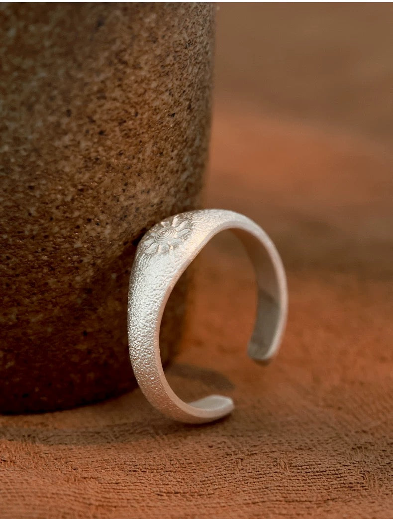 Miao Silver Jewelry (Ring with Light Whirl Pattern)