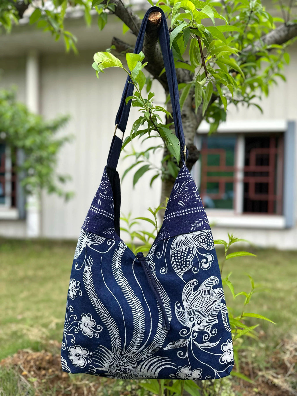 Batik Shoulder Bag (Pattern Random）