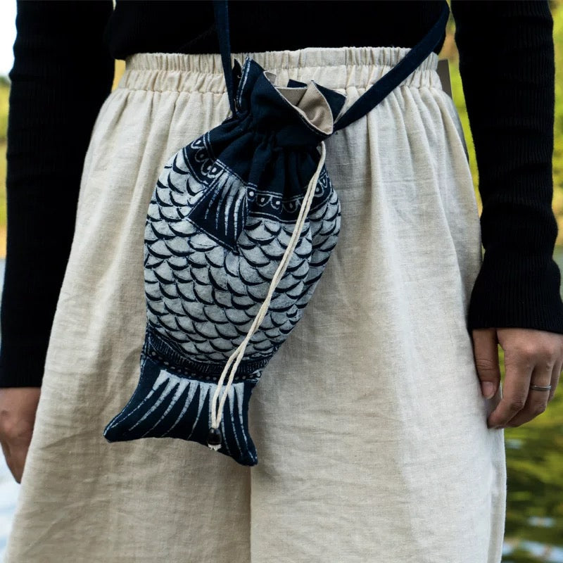 Batik Fish Pattern Crossbody Bag（Pattern is random）