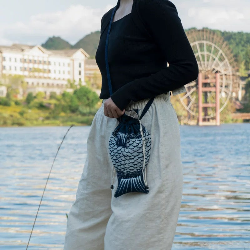 Batik Fish Pattern Crossbody Bag（Pattern is random）